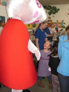 Ruby meets Peppa Pig at Forbes Library