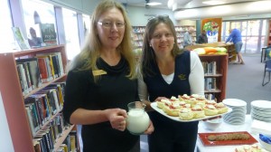 Trudi and Therese prepare for Knit In Morning Tea