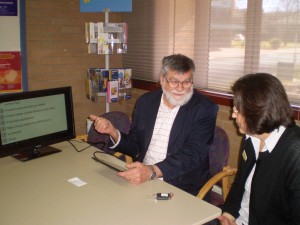 Trainer Michael Horth and Cowra Branch Librarian Caroline Eisenhauer prepare internet classes
